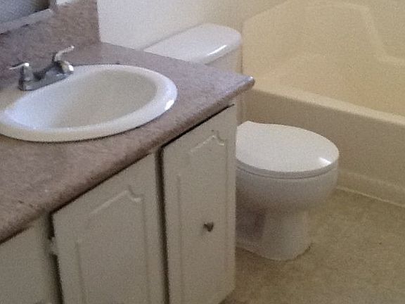 3rd image of 303 Starr Ave APT 28