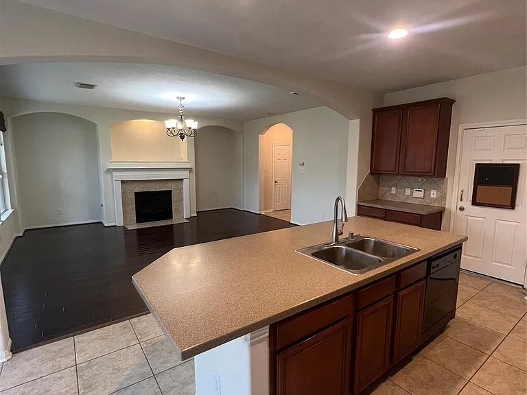 43 Nestlewood Pl — Photo 5