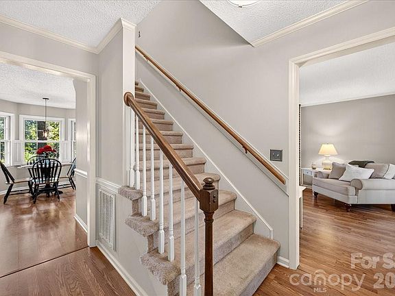 4th image of 2036 Kilkenney Hill Rd
