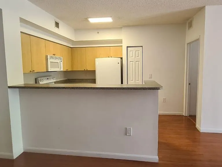 8020 Nob Hill Rd #205 — Photo 4