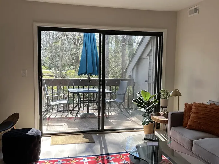 1506 Benjamin Pkwy — Photo 34