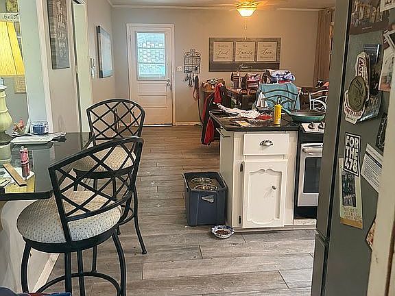 3rd image of 112 Belmont Dr