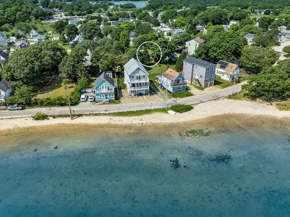 17 Crescent Place, Onset, MA 02558