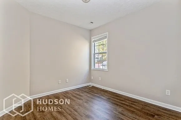 1060 Clairidge Ln — Photo 8