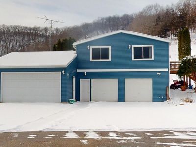 S3527 Bobcat Trl, Fountain City, WI, 54629