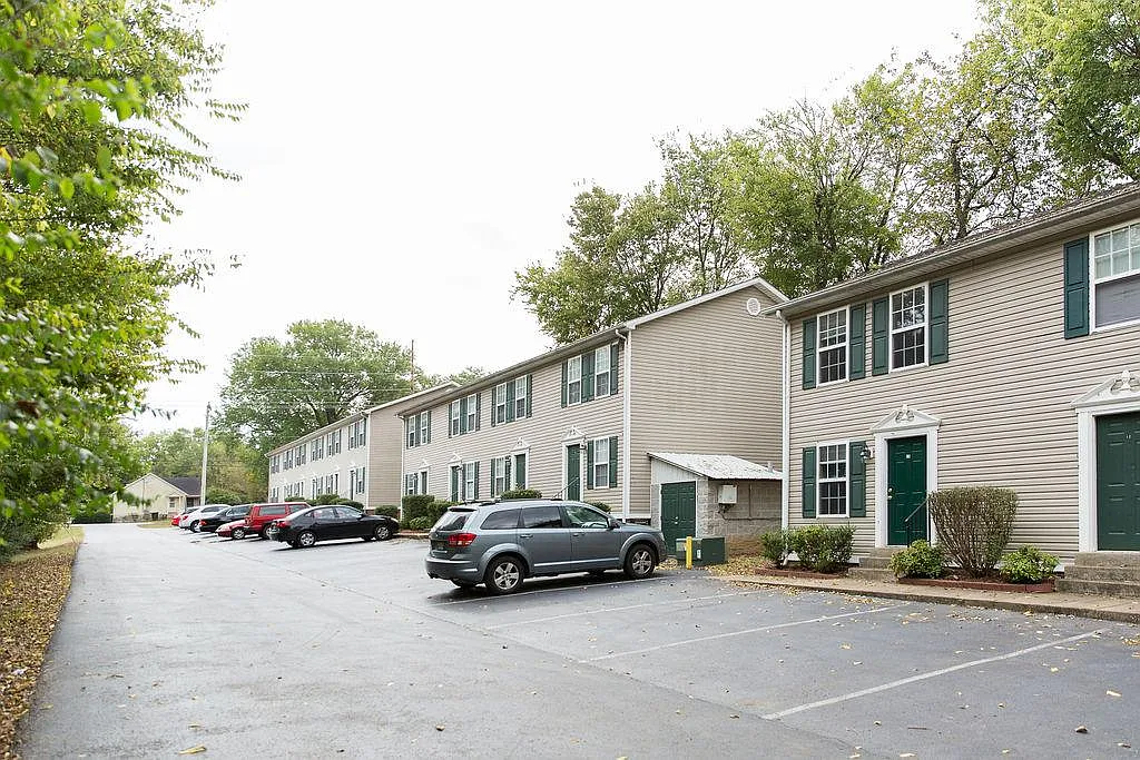 2 bed, 1.5 bath, 960 sqft, $875 — Photo 3