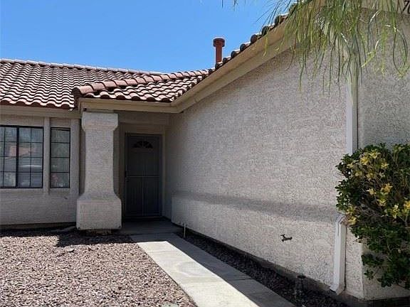 2nd image of 701 Hermosa Palms Ave