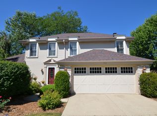 713 Roosevelt Dr, Libertyville, IL
