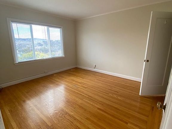 5th image of 179 Monterey Blvd