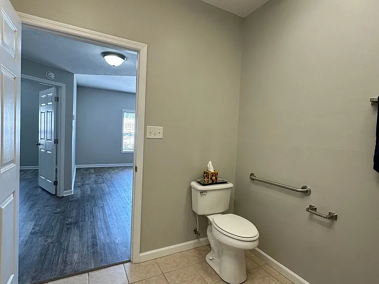Rand Powell Apartment Homes — Photo 42