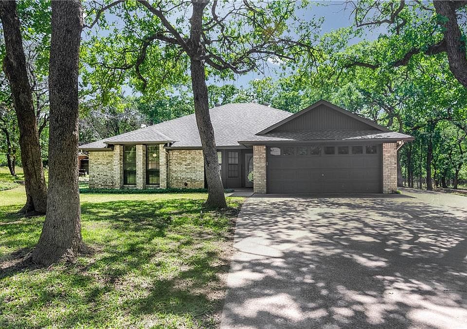 1st image of 115 Camelot Dr