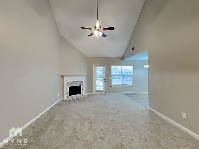 3000 Tudor Dr — Photo 2