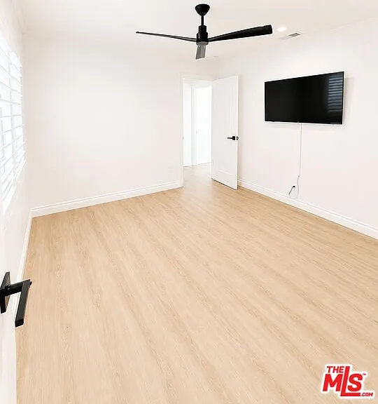 1636 Courtney Ave — Photo 9