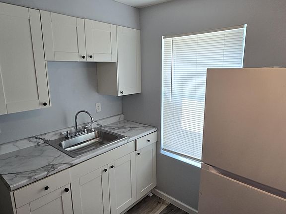 5th image of 500-514 Nova St