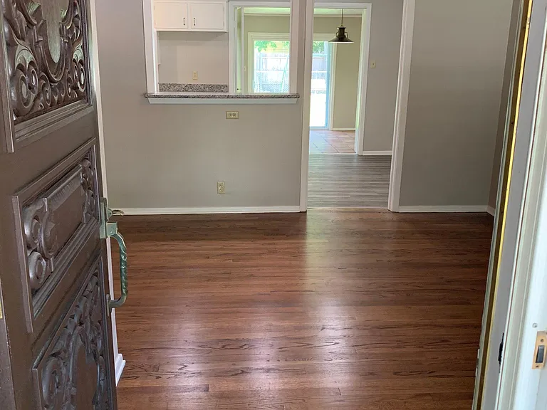 1825 Westchester St — Photo 3