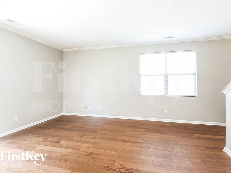 10118 Green Grass Rd — Photo 4