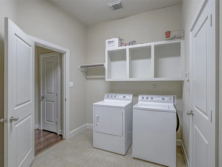 70 S Almondell Cir — Photo 19