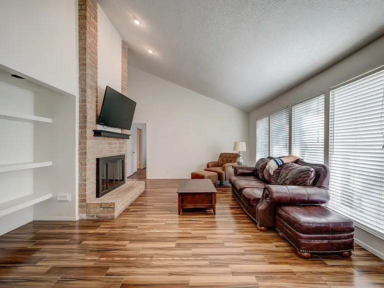 1722 S Kirkwood Rd — Photo 32