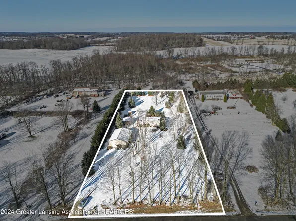 9613 Brumm River Dr, Nashville, MI 49073