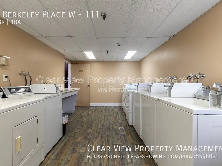 5 Berkeley Pl W #111 — Photo 28
