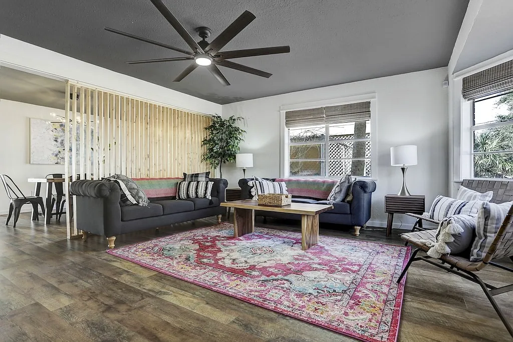 3 bed, 2.5 bath, 2136 sqft, $3,200 — Photo 2