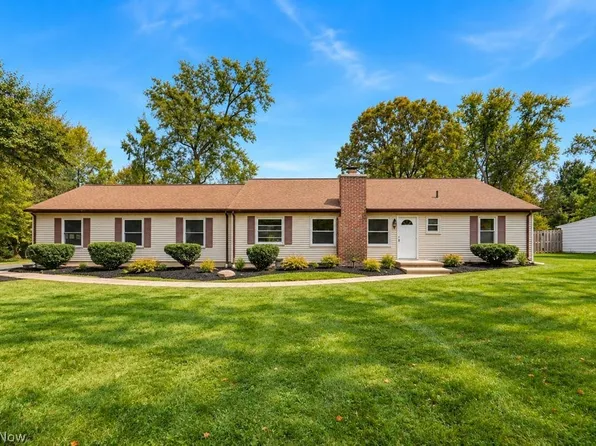 6907 Elmwood Dr, Solon, OH 44139