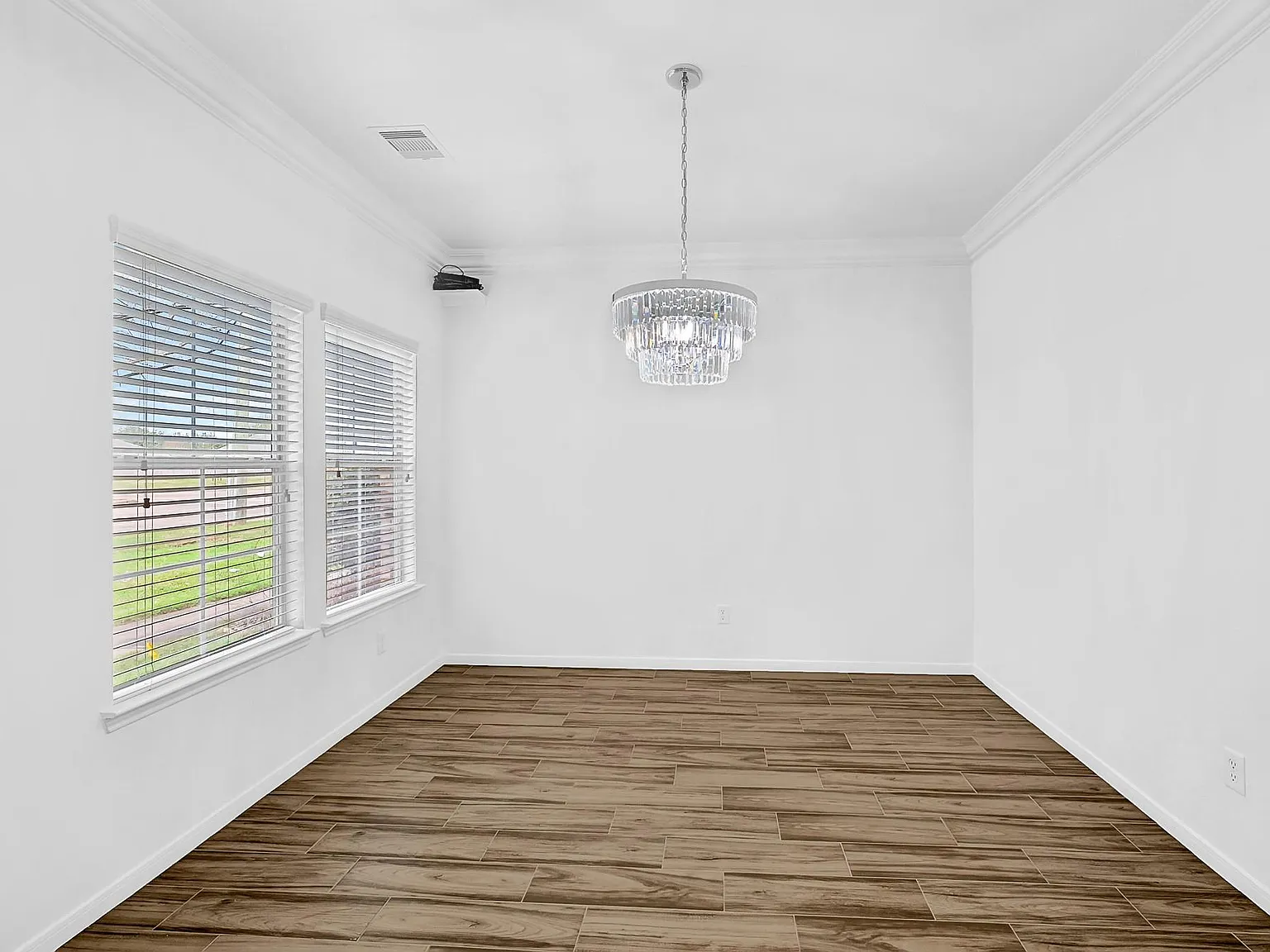 3 bed, 2.5 bath, 1336 sqft, $1,850 — Photo 4