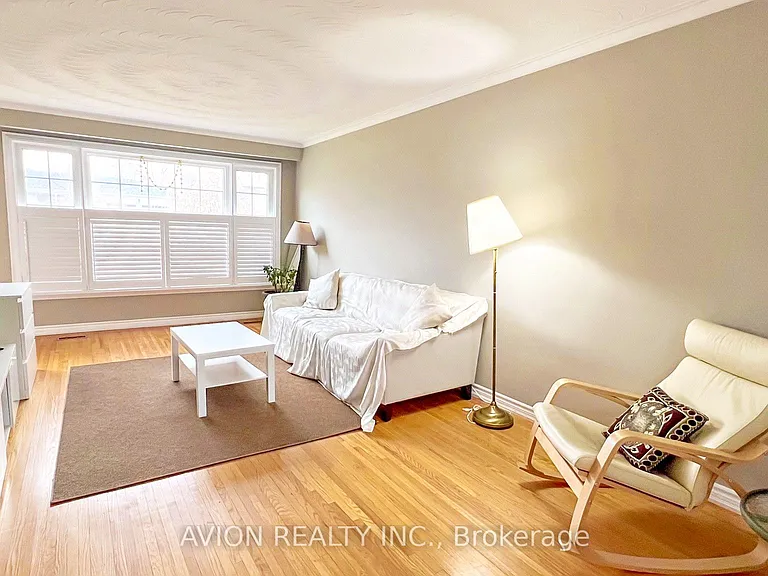 83 Lincoln Green Dr — Photo 5