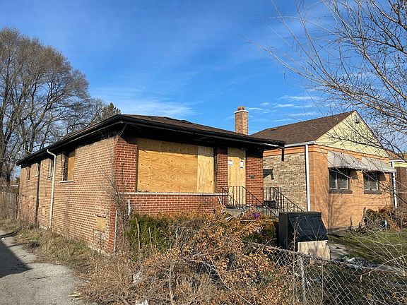 3rd image of 10542 S Avenue O