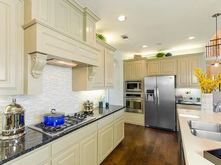 6105 Claridge Ln — Photo 20