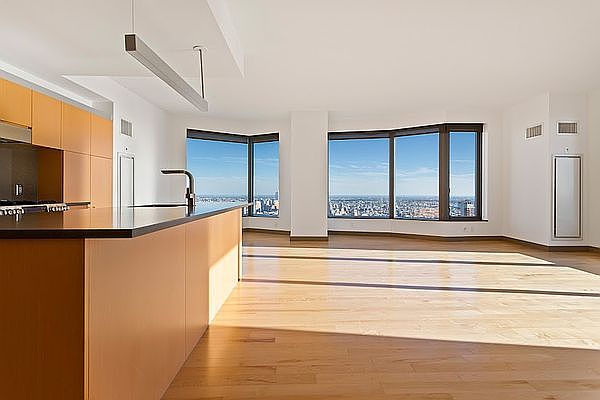 1st image of 8 Spruce St APT 75T