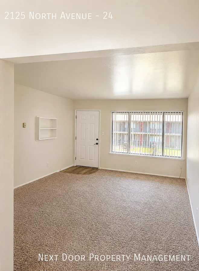 Must see! Controlled access community - Parking On Site - Laundry On Site — Photo 1