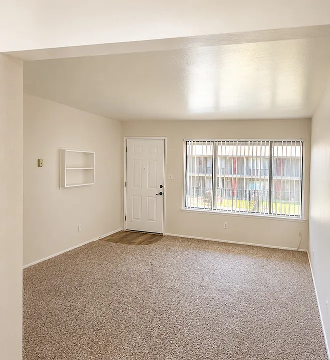 2125 North Ave #24