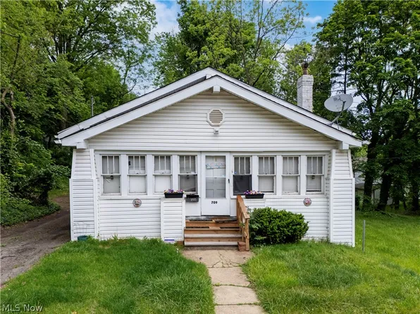 709 Longview Ave, Akron, OH 44307