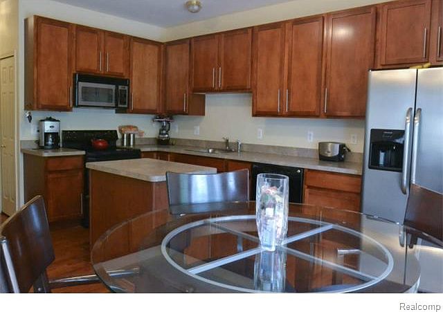 29466 Juneau Ln #1, Farmington Hills, MI 48336 | Zillow