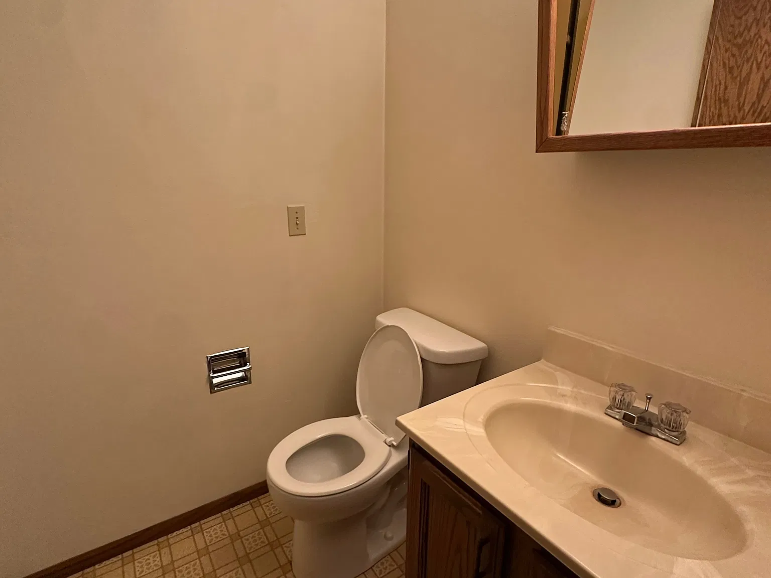 1002-1008 Oxford Drive - 2 — Photo 4