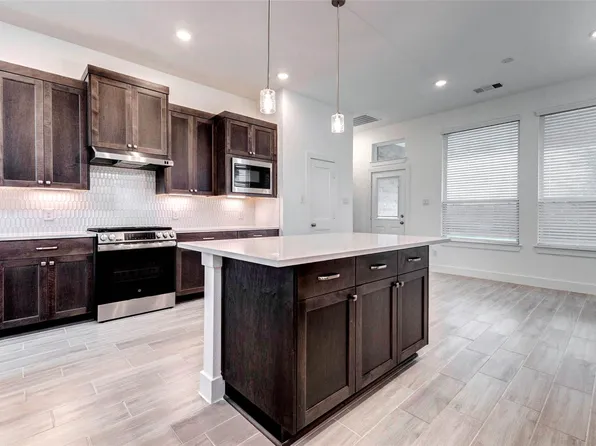 11134 Plateau Oak Dr, Cypress, TX 77433