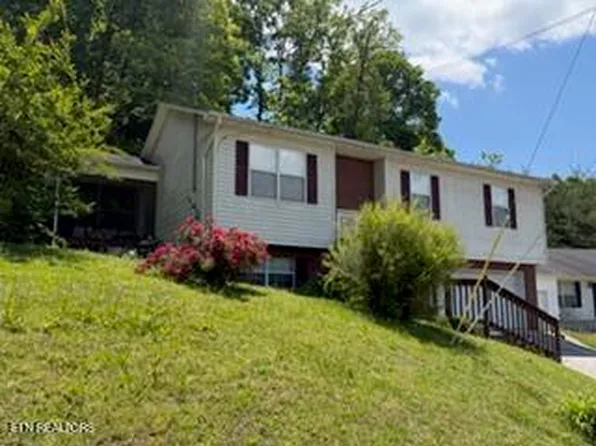 8946 Heathercrest Dr, Powell, TN 37849