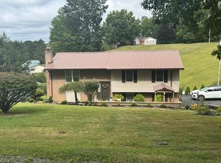 484 Red Knob Rd, Buckhannon, WV 26201