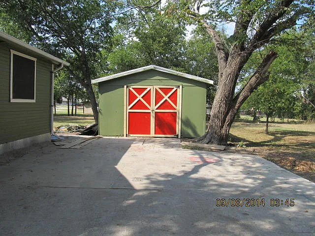 600 Jefferson Ave — Photo 3