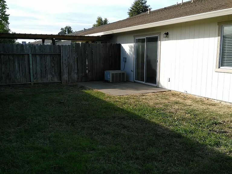 1305 Howard Ct — Photo 10