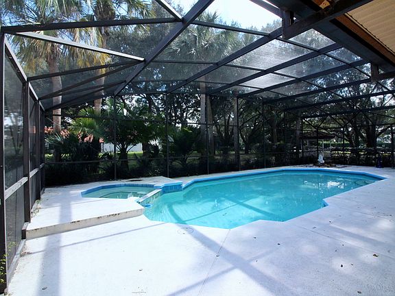 3rd image of 6333 Greengrove Ct