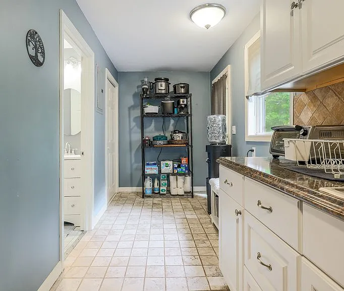 131 Elm St #D — Photo 8