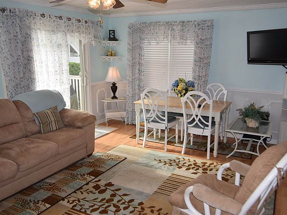 4th image of 6412 Landis Ave APT 109