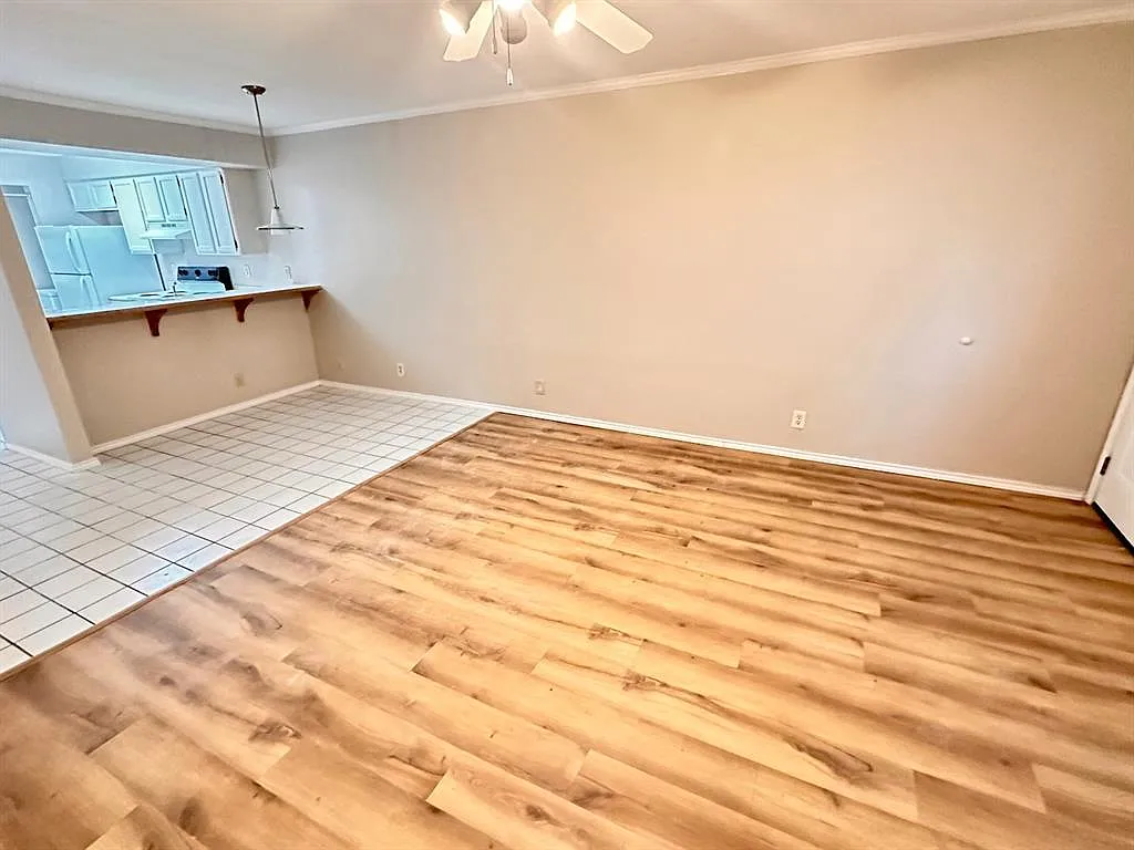 2 bed, 2.0 bath, 977 sqft, $1,995 — Photo 4