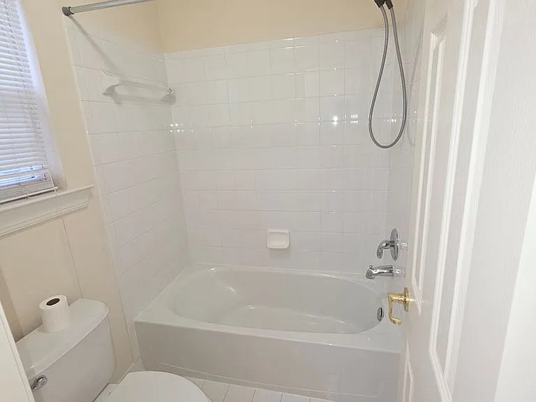 404 Tailor St — Photo 40