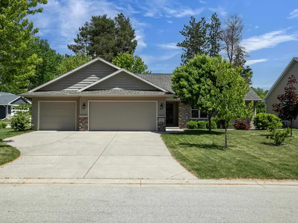 4800 N Indigo Ln, Appleton, WI 54913