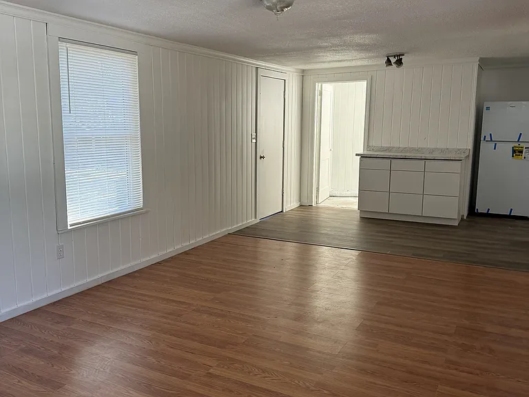656 NE Lake Dr — Photo 15