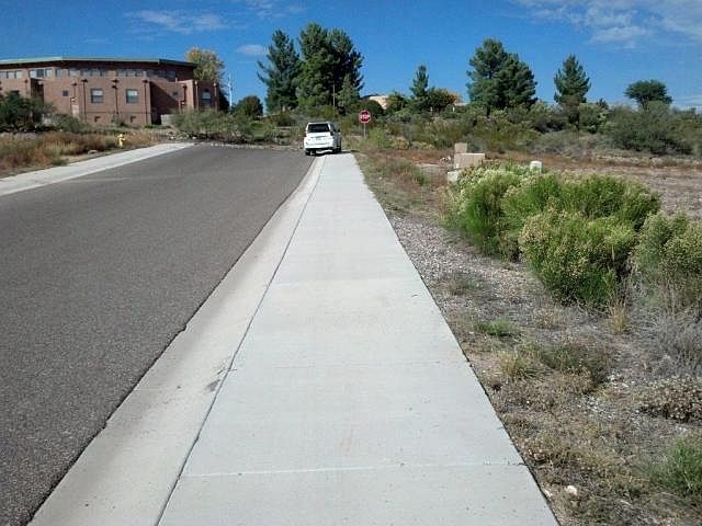 2nd image of 8 E Crimson Rd