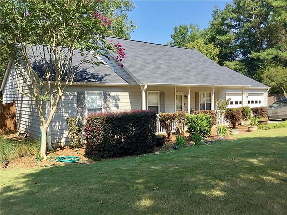 2nd image of 629 Bluff Dr